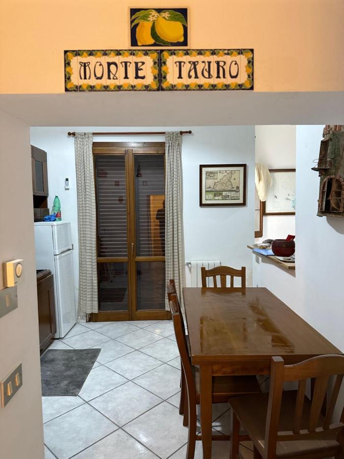 Monte Tauro Apartment Taormina Eksteriør billede